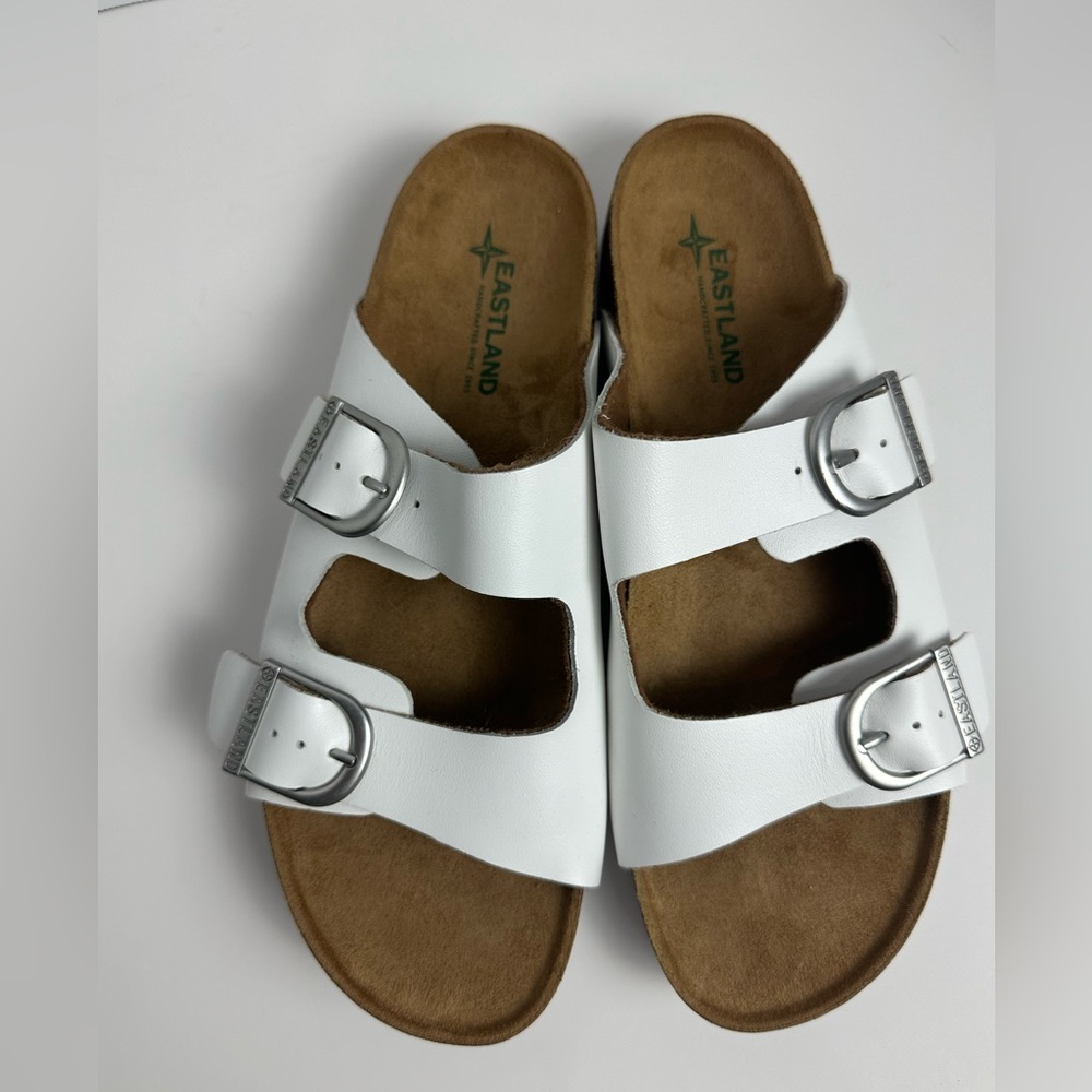 Eastland White Leather Buckle Sandals Women’s size 9